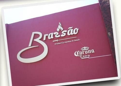 Rótulo de fachada Brazsão