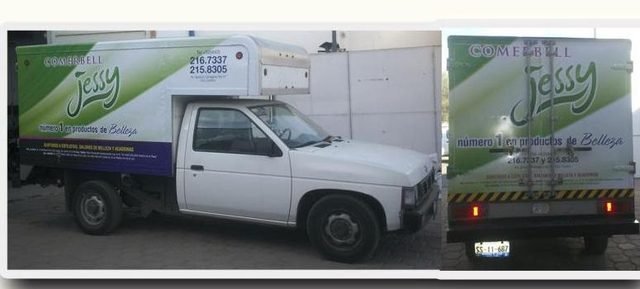 Camioneta rotulada con vinil